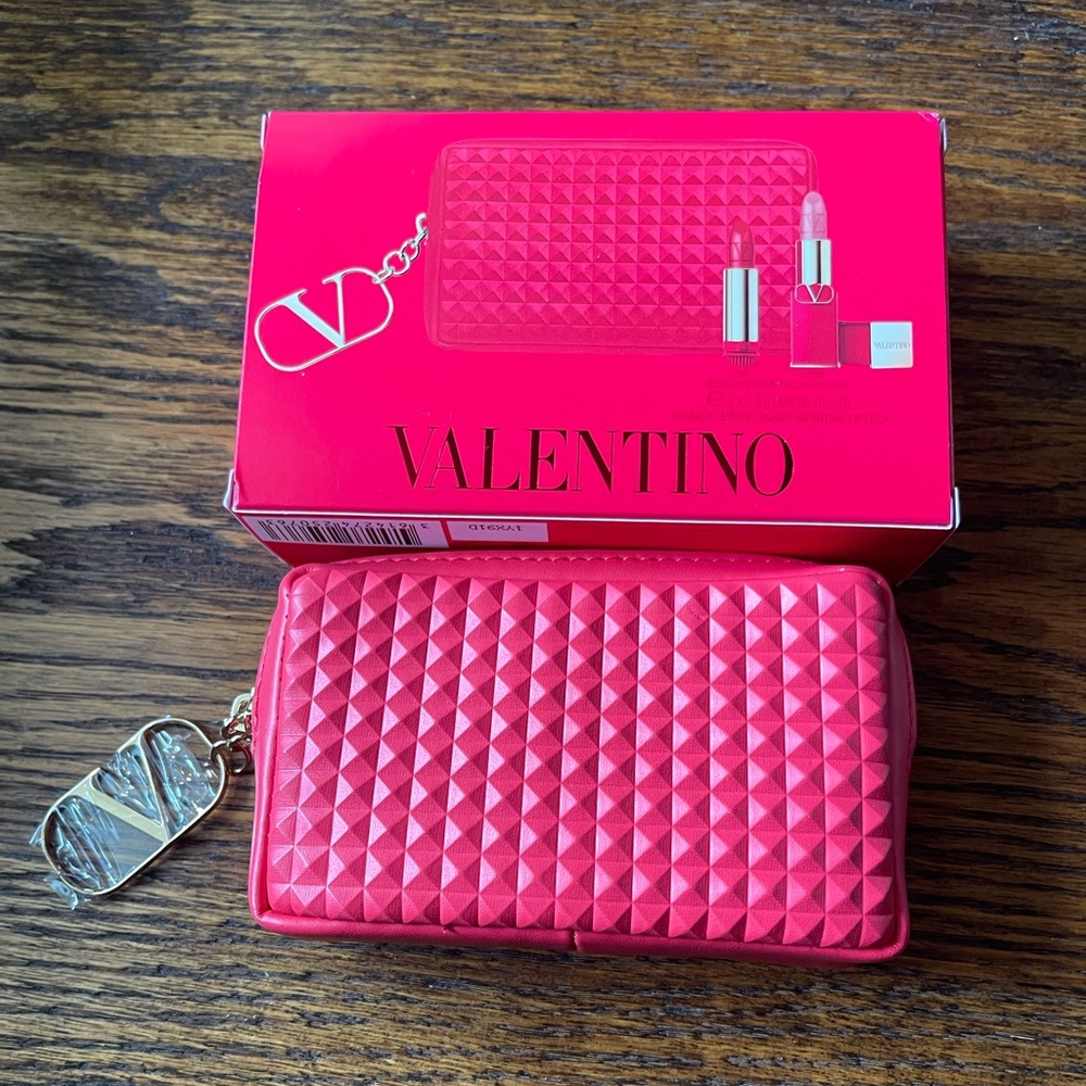 Valentino Vibrant Red soft case and lipstick set
